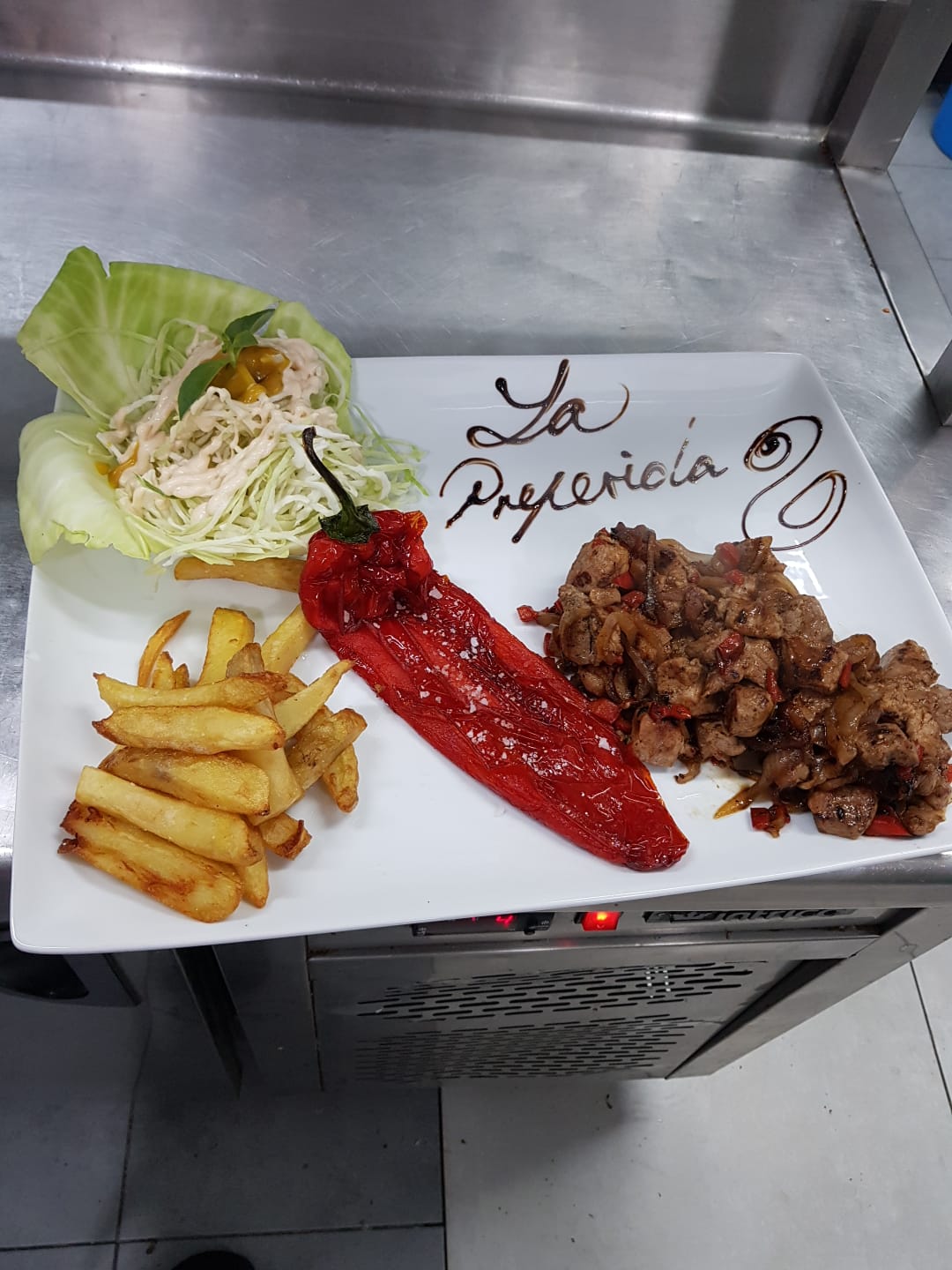 PESCADOS Y CARNES